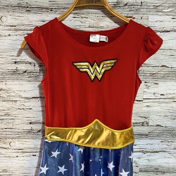 DC Comics Wonder  Woman dress size medium kids - Picture 3 of 7